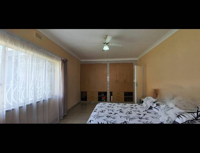 3 BEDROOM HOUSE FOR SALE IN REGENTS PARK